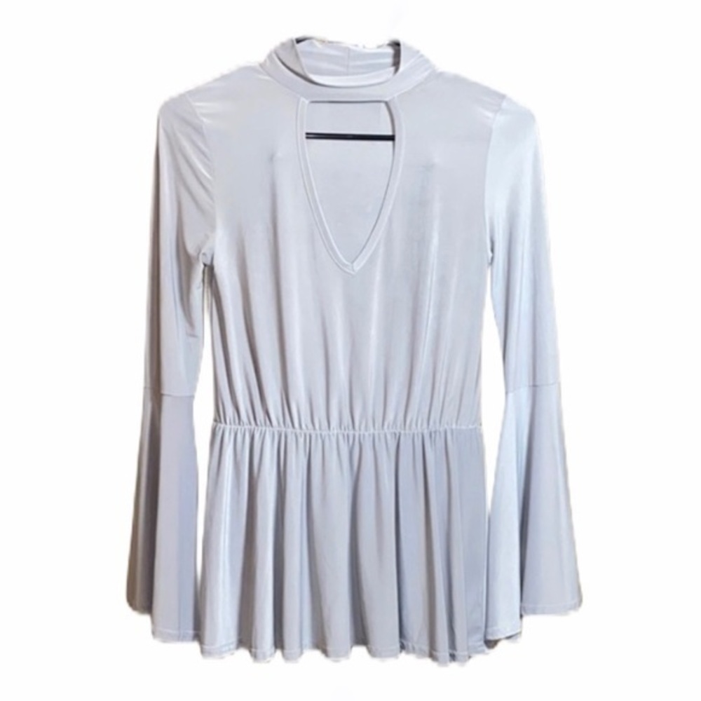 Boohoo v neck choker blouse, size 4, light gray